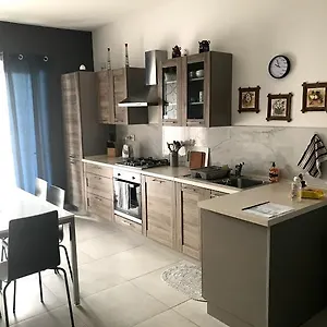 - 5 Mins From Airport Appartement Luqa